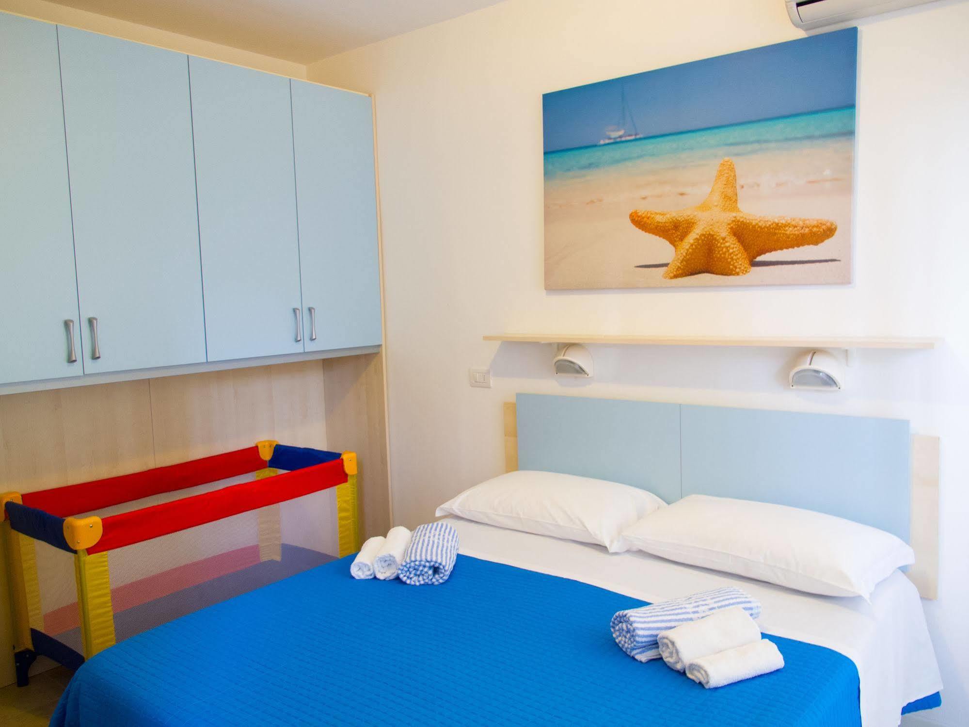 Family Residence Nuova Orchidea Riccione Luaran gambar